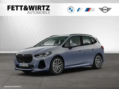 Gebraucht BMW 220 Active Tourer M Sport 163 PS (119 kW) 2025 Sparkling kupfergrau Van / Kleinbus