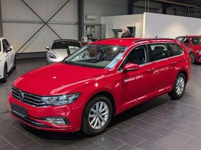 Rot Gebraucht 2023 VW Passat Business Kombi | 17.900 € (Superpreis)