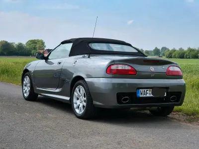 Käytetty MG TF 136 HP (100 kW) 2005 Harmaa Avoauto