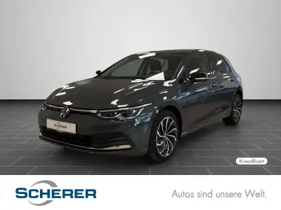 Gebraucht VW Golf VIII Active 131 PS (96 kW) 2023 Delfingrau metallic (metallic) Limousine