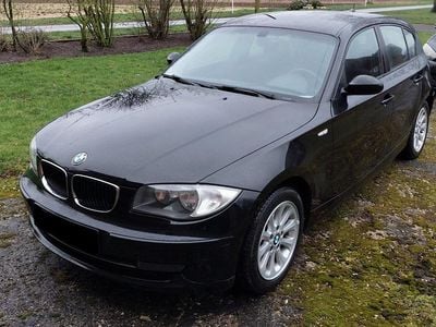 Gebraucht BMW 116 122 PS (89 kW) 2009 Schwarz Kleinwagen