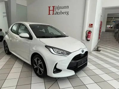Usata Toyota Yaris Hybrid Team 92 CV (67 kW) 2022 Bianco Berlina