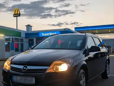 Gebraucht Opel Astra 103 PS (75 kW) 2009 Schwarz Kombi