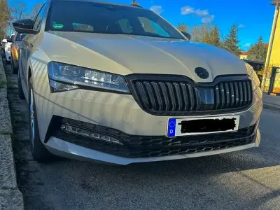 Gebraucht Skoda Superb SportLine 200 PS (147 kW) 2024 Grau Kombi