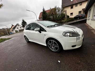 Gebraucht Fiat Grande Punto 120 PS (88 kW) 2009 Weiß Kleinwagen