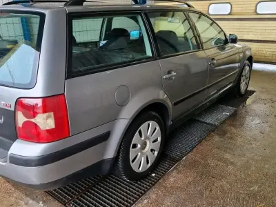 Gebraucht VW Passat 131 PS (96 kW) 2003 Grau Kombi