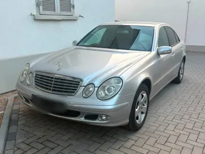 Gebraucht Mercedes E200 122 PS (89 kW) 2004 Silber Limousine