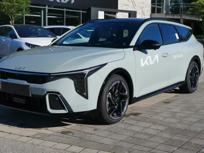 Neu Kia K4 GT-Line 179 PS (131 kW) 2026 (dm4) morgenbrise uni Kombi