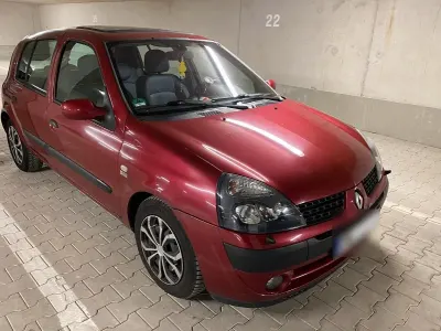 Używany Renault Clio II 98 KM (72 kW) 2003 Czerwony Hatchback