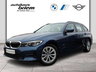 Blau Gebraucht 2021 BMW 320 Sport Line Kombi | 24.290 € (Guter Preis)