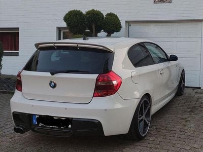 Gebraucht BMW 130 M Sport 258 PS (189 kW) 2007 Weiß Kleinwagen