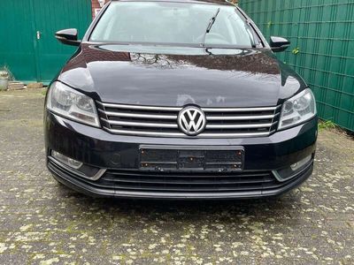 gebraucht VW Passat Passat VariantVariant 2.0 Blue TDI DSG SCR Trendline