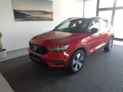 Gebraucht Volvo XC40 R-Design 211 PS (155 kW) 2021 Fusion red (metallic) SUV
