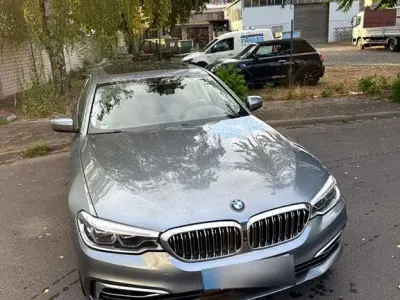 Gebraucht BMW 530 Sport Line 265 PS (194 kW) 2020 Silber Limousine