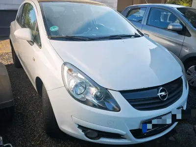 Używany Opel Corsa 80 KM (58 kW) 2009 Biały Hatchback