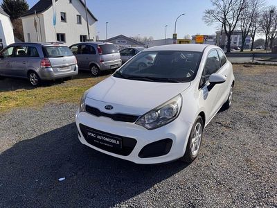 Gebraucht Kia Rio DREAM-TEAM Edition 85 PS (62 kW) 2013 Weiß Limousine