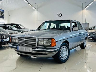 Gebraucht Mercedes E280 1977 Grau Limousine