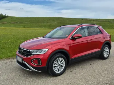 Gebraucht VW T-Roc Life 150 PS (110 kW) 2022 Rot SUV