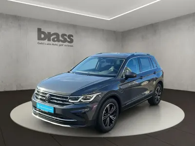 Gebraucht VW Tiguan Elegance 245 PS (180 kW) 2022 Delfingrau metallic SUV