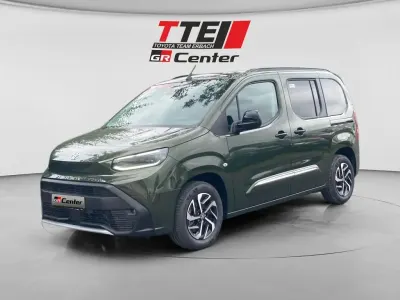 Neu Toyota Proace Verso City 110 PS (80 kW) 2026 Grün Kombi