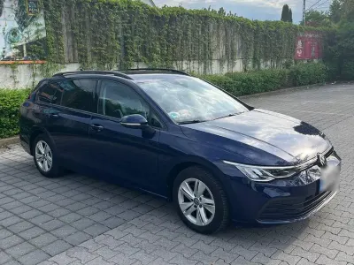Używany VW Golf VIII Life 150 KM (110 kW) 2021 Niebieski Kombi