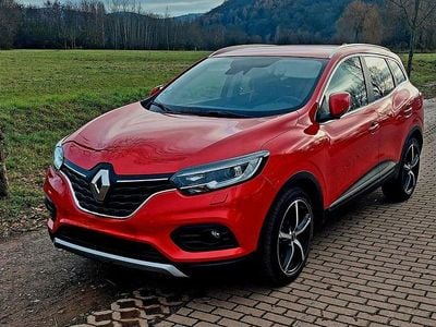 Gebraucht Renault Kadjar LIMITED 159 PS (116 kW) 2019 Rot SUV
