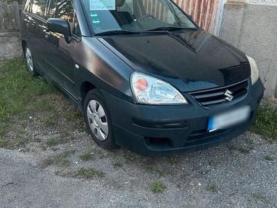 Suzuki Liana
