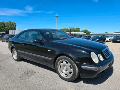 Gebraucht Mercedes CLK200 136 PS (100 kW) 1999 Schwarz Limousine