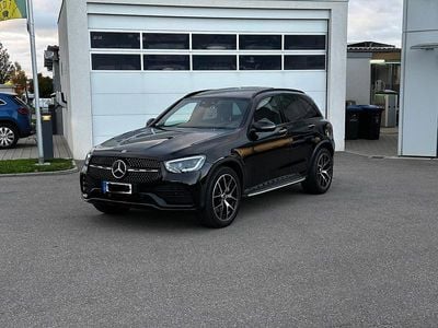 Second-hand Mercedes GLC300 245 CP (180 kW) 2020 Negru SUV