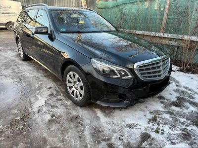 Schwarz Gebraucht 2015 Mercedes E220 Kombi | 9.850 € (Superpreis)