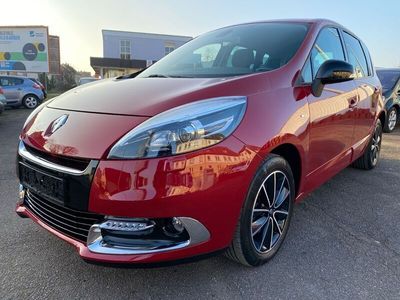 Rot Gebraucht 2012 Renault Scénic III Bose Edition Van / Kleinbus | 6.999 € (Etwas zu teuer)