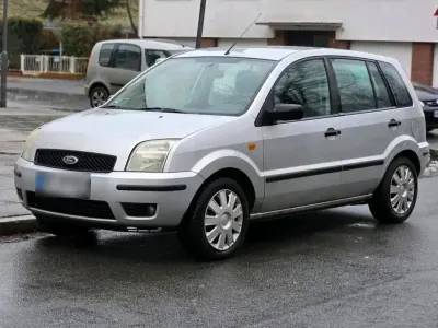 Usata Ford Fusion 80 CV (58 kW) 2003 Grigio Utilitaria