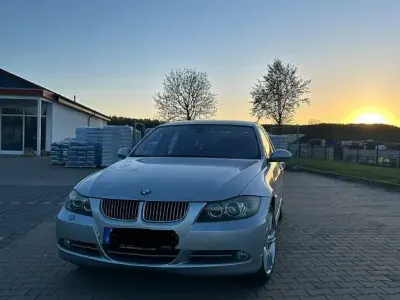 Usata BMW 318 143 CV (105 kW) 2008 Argento Berlina