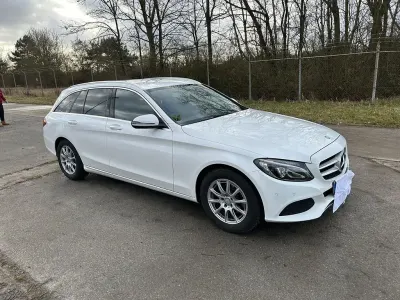 Gebraucht Mercedes C200 136 PS (100 kW) 2015 Weiß Limousine