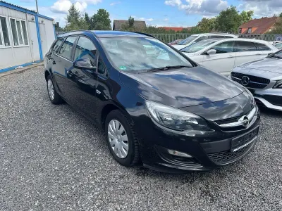 Gebraucht Opel Astra Selection 116 PS (85 kW) 2016 Karbonschw graphitschw midnigh Kombi