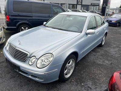 Usata Mercedes E200 163 CV (119 kW) 2003 Blu Berlina