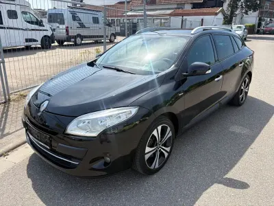 Gebraucht Renault Mégane Bose Edition 131 PS (96 kW) 2011 Schwarz Limousine