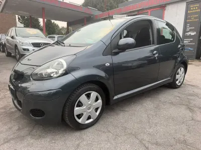 Gebraucht Toyota Aygo Cool 68 PS (50 kW) 2009 Grau Kleinwagen