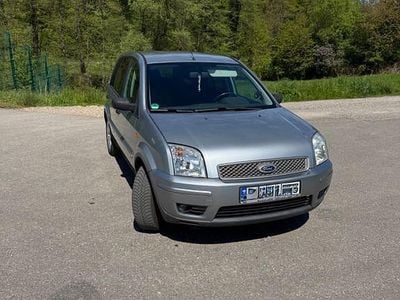 Second-hand Ford Fusion 101 CP (74 kW) 2004 Argintiu Hatchback
