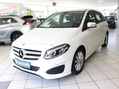 Gebraucht Mercedes B200 156 PS (114 kW) 2018 Weiß Kleinwagen