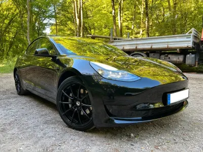 Second-hand Tesla Model 3 RWD 208 kW (283 CP) 2022 Negru Berlinǎ