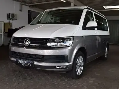 Gebraucht VW California Beach 150 PS (110 kW) 2019 Array zweifarbig Van