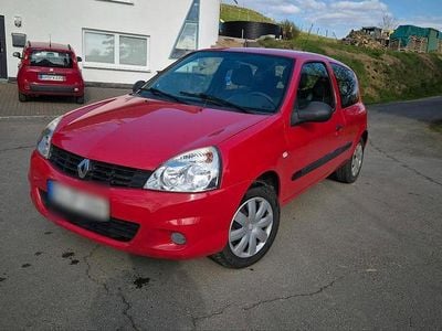 Gebraucht Renault Clio II 58 PS (42 kW) 2009 Rot Limousine