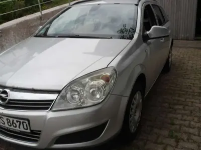 Gebraucht Opel Astra Selection 110 PS (80 kW) 2009 Silber Kombi