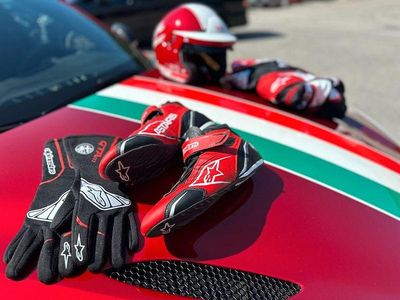 Rosso etna livrea mugello Gebraucht 2023 Alfa Romeo Giulia Limousine | 349.000 €