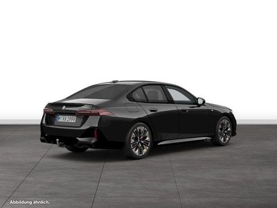 Black sapphire metallic Gebraucht 2025 BMW 520 Comfort Edition Limousine | 64.324 €