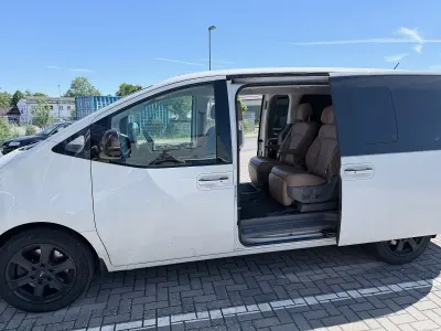 Gebraucht Hyundai Staria 177 PS (130 kW) 2023 Weiß Van / Kleinbus