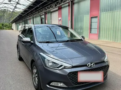 Gebraucht Hyundai i20 Active 84 PS (61 kW) 2018 Grau Kleinwagen
