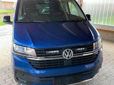Usata VW Caravelle 150 CV (110 kW) 2022 Blu Monovolume