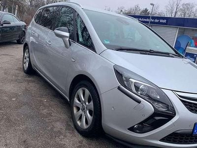 Grau Gebraucht 2015 Opel Zafira Tourer Business Innovation Van / Kleinbus | 7.200 € (Etwas zu teuer)
